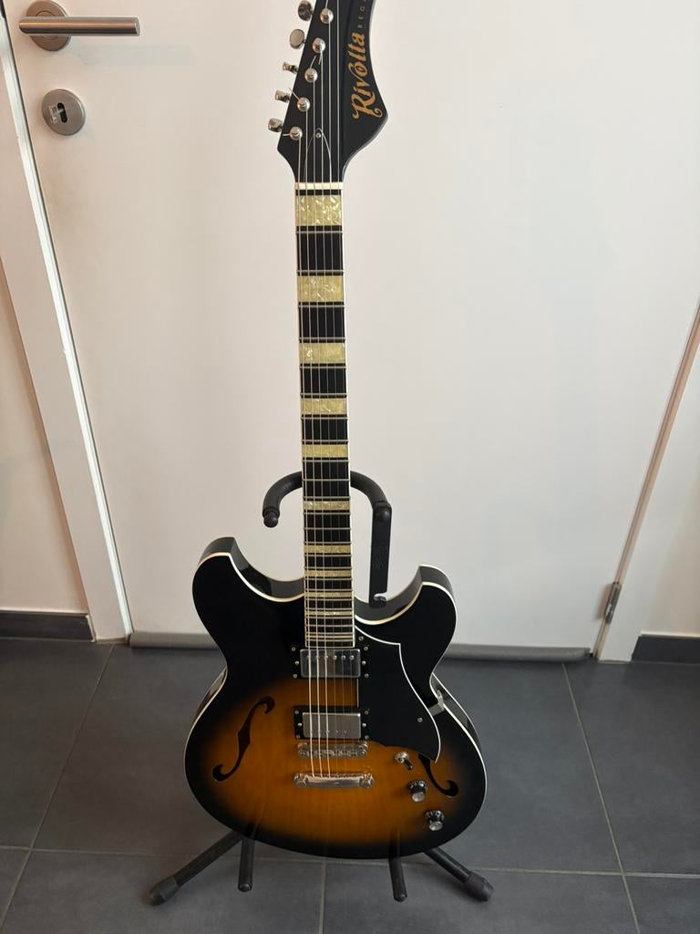 Rivolta Regata, Muziek en Instrumenten, Ophalen, Zo goed als nieuw, Semi-solid body, Overige merken