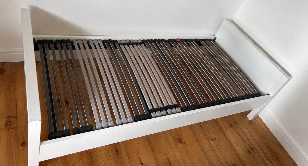 Wit eenpersoonsbed, Huis en Inrichting, Slaapkamer | Bedden, Ophalen, Gebruikt, 90 cm, Eenpersoons