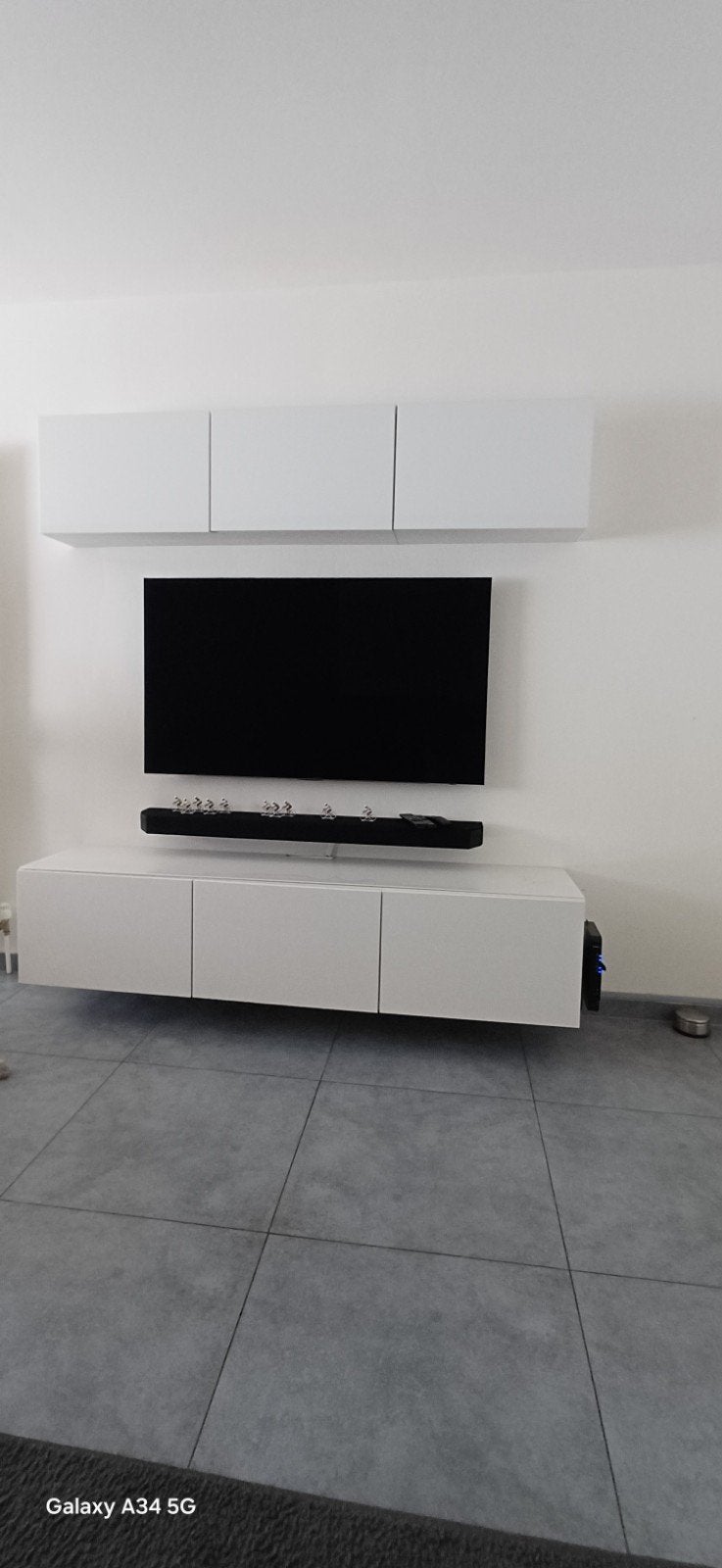 Wit tv meubel, Ophalen