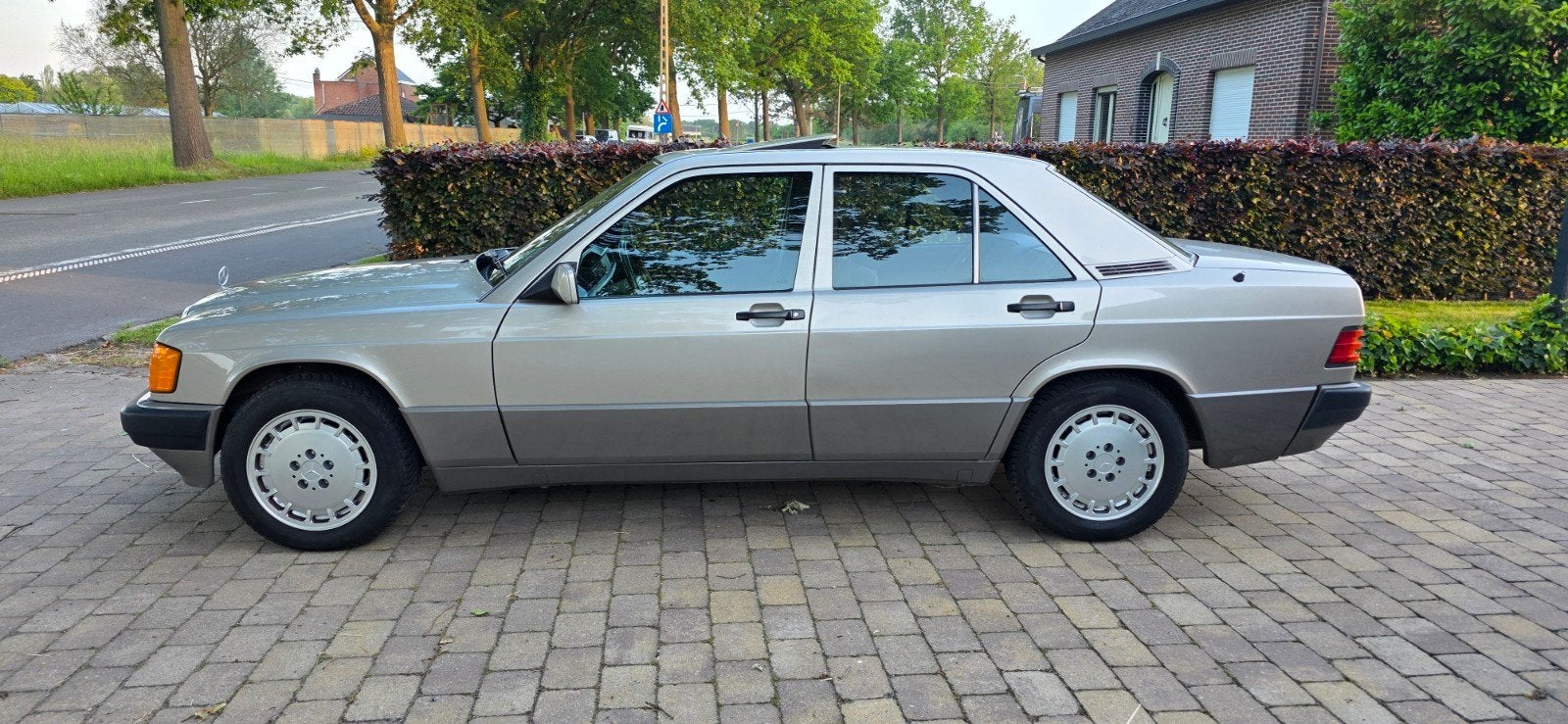 Mercedes 190E 2.3 Automaat Oldtimer met veel opties, foto 3