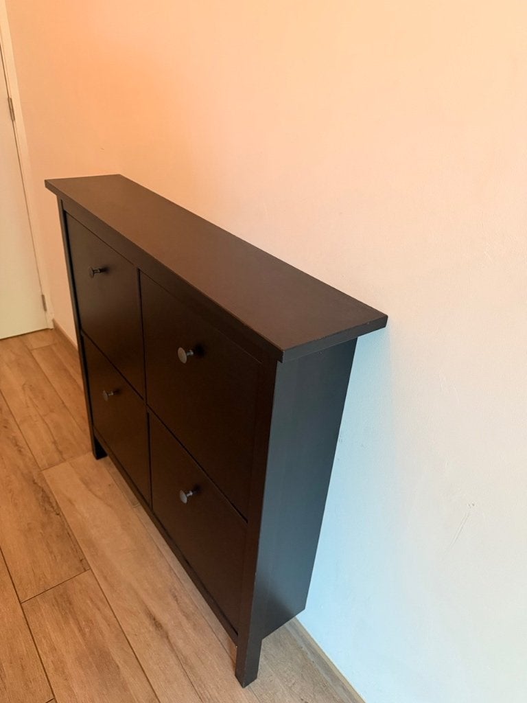 Meuble à chaussures IKEA HEMNES, 4 compartiments, brun-noir, Moins de 25 cm, Comme neuf, 100 à 150 cm, Enlèvement