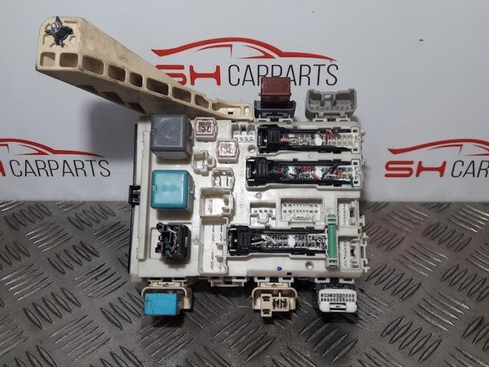 Boîte à fusibles d'un Toyota Yaris, -, Toyota, Utilisé, -