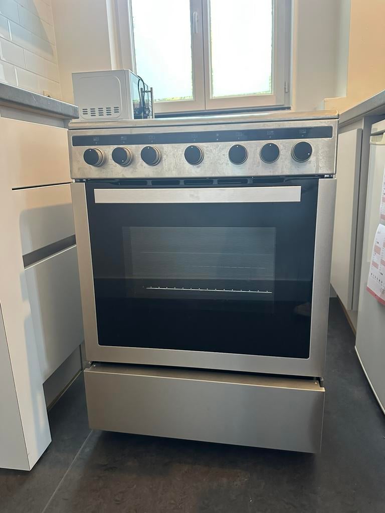 Cuisinière à induction avec four à vendre, Enlèvement, Comme neuf