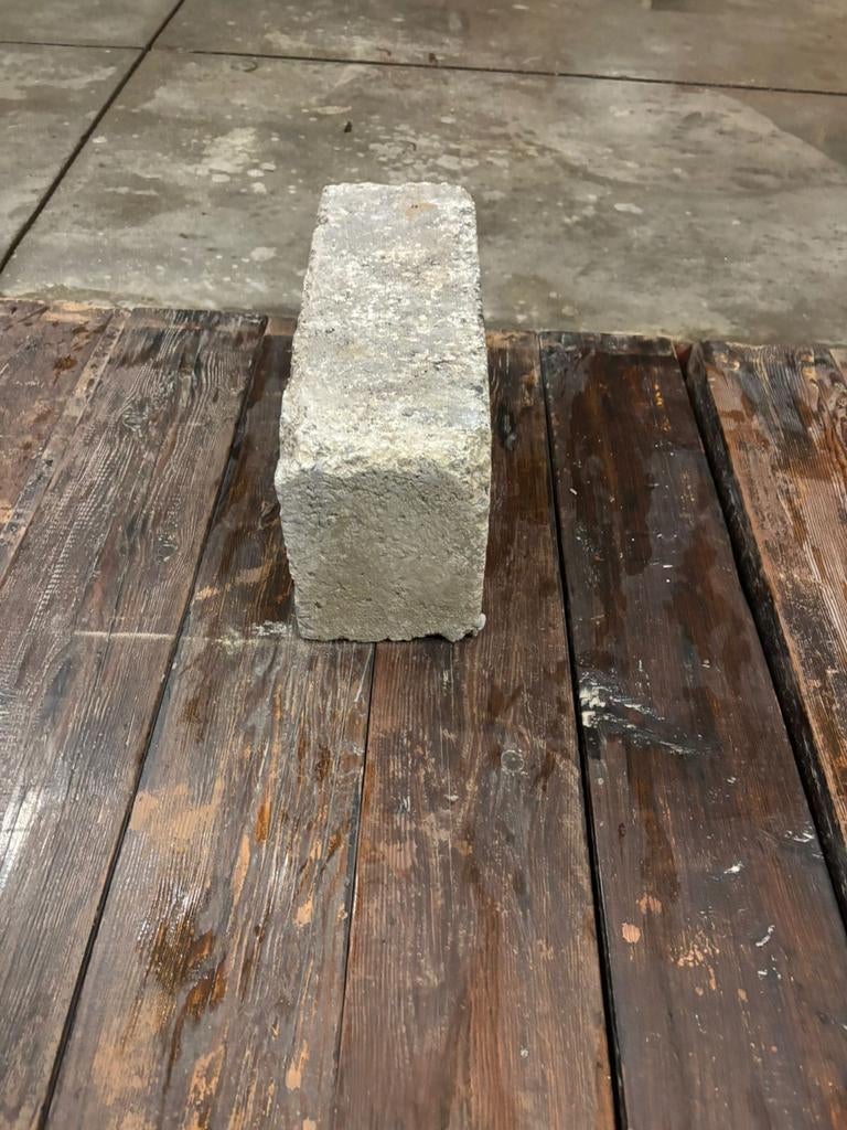Betonblokken, Ophalen, Zo goed als nieuw