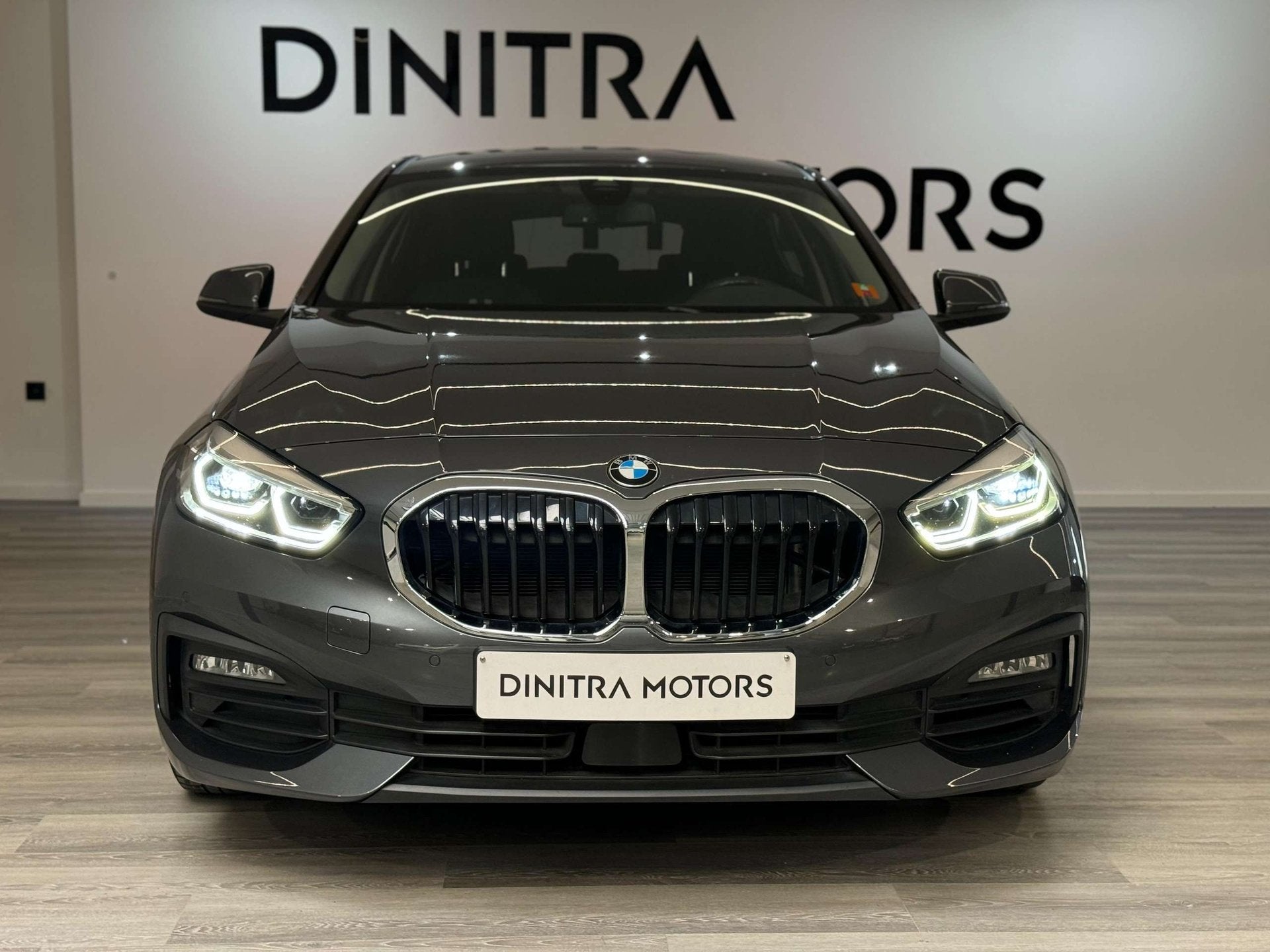 BMW 118 Sport Line - Carplay/Cruise/Navi/LED/*3 jaar garanti, Auto's, Automaat, Dealer onderhouden, 1 Reeks, Gebruikt