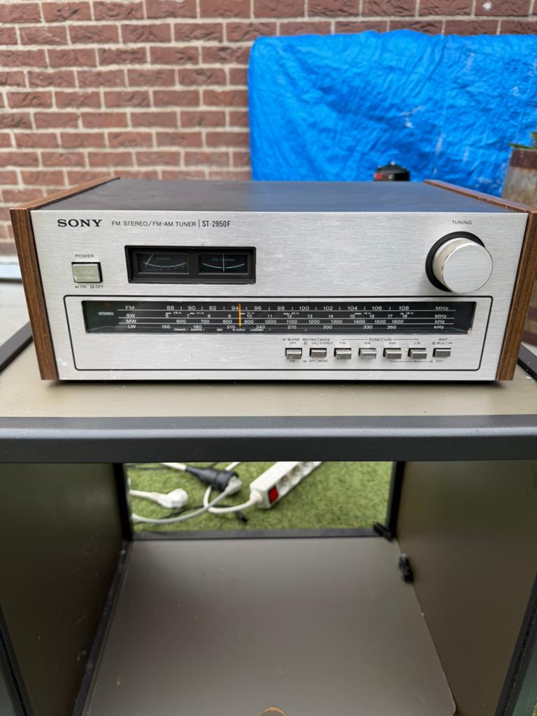 Sony ST-2950F vintage tuner, Audio, Tv en Foto, Tuners, Ophalen of Verzenden, Zo goed als nieuw
