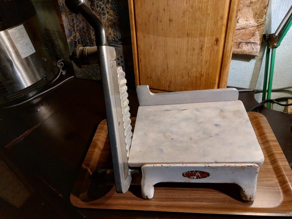 Unika Kaassnijmachine, Antiek en Kunst, Antiek | Keukengerei, Ophalen