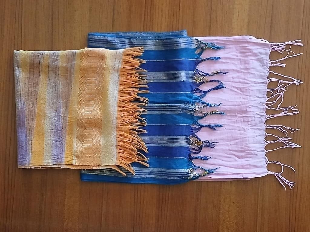 Set van 3 kleurrijke sjaals met franjes voor dames, Kleding | Dames, Mutsen, Sjaals en Handschoenen, Ophalen, Gedragen, Maat 42/44 (L)
