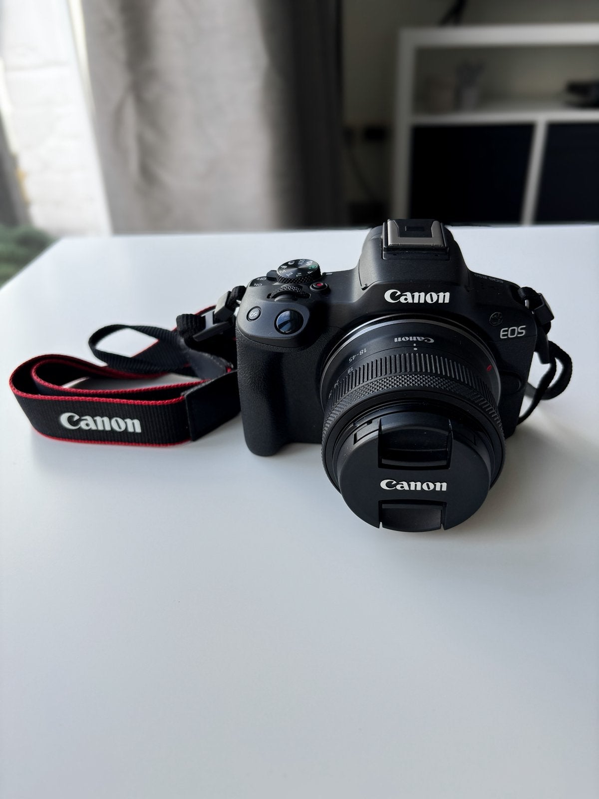 Canon EOS R50 + RF-S 18–45 mm IS STM, Enlèvement, Comme neuf, Canon