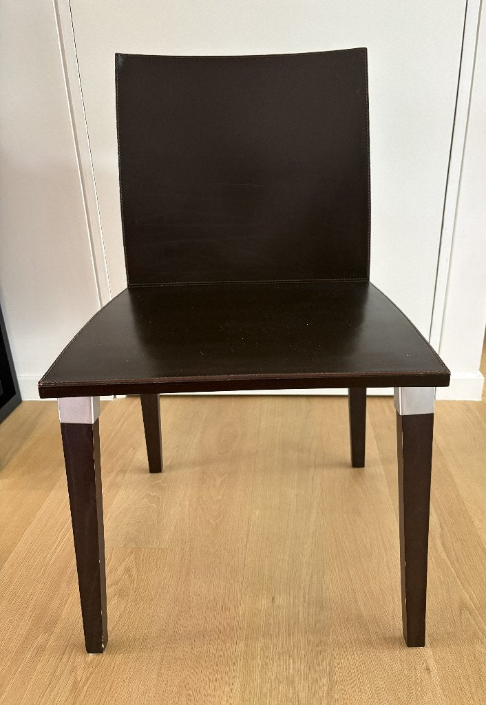 2 stoelen Ho (Molteni), donkerbruin, bekleed met zadelleer, Gebruikt, Twee, Bruin, Ophalen