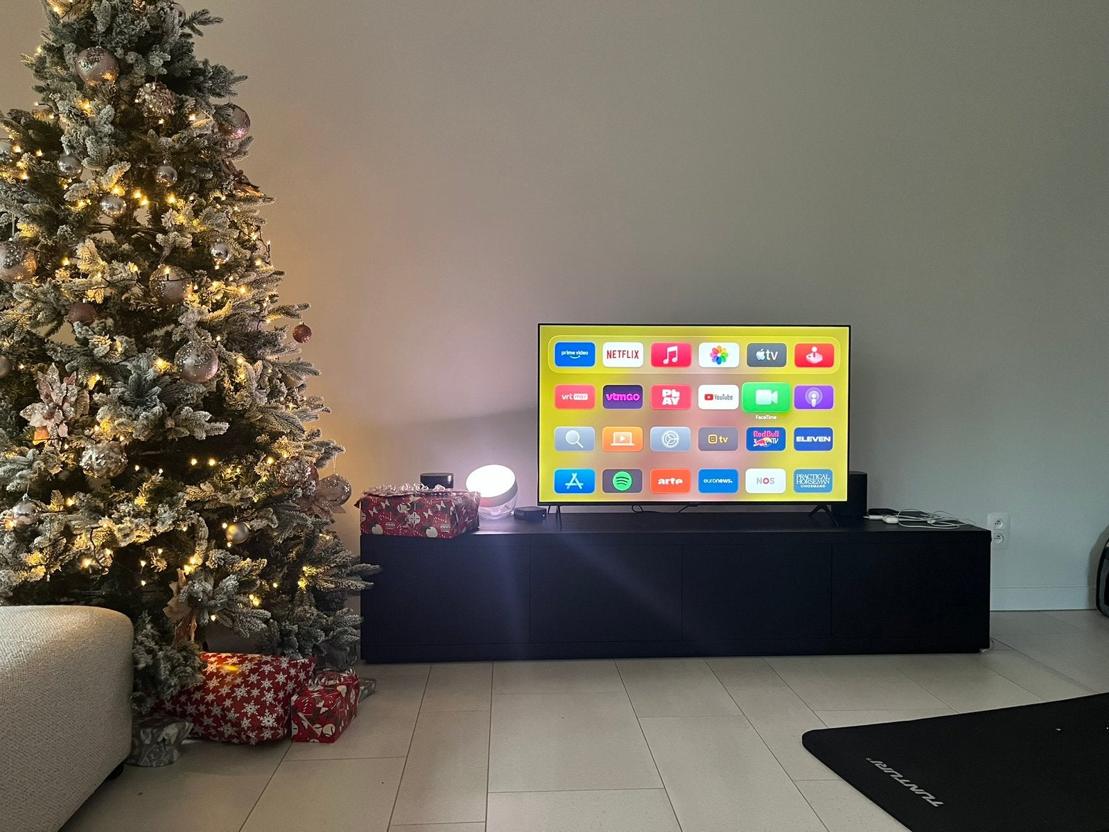 TV-meubel, Ophalen, Zo goed als nieuw