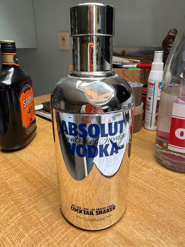 Vodka : Absolut met shaker, Collections, Neuf, Autres régions, Enlèvement ou Envoi, Pleine