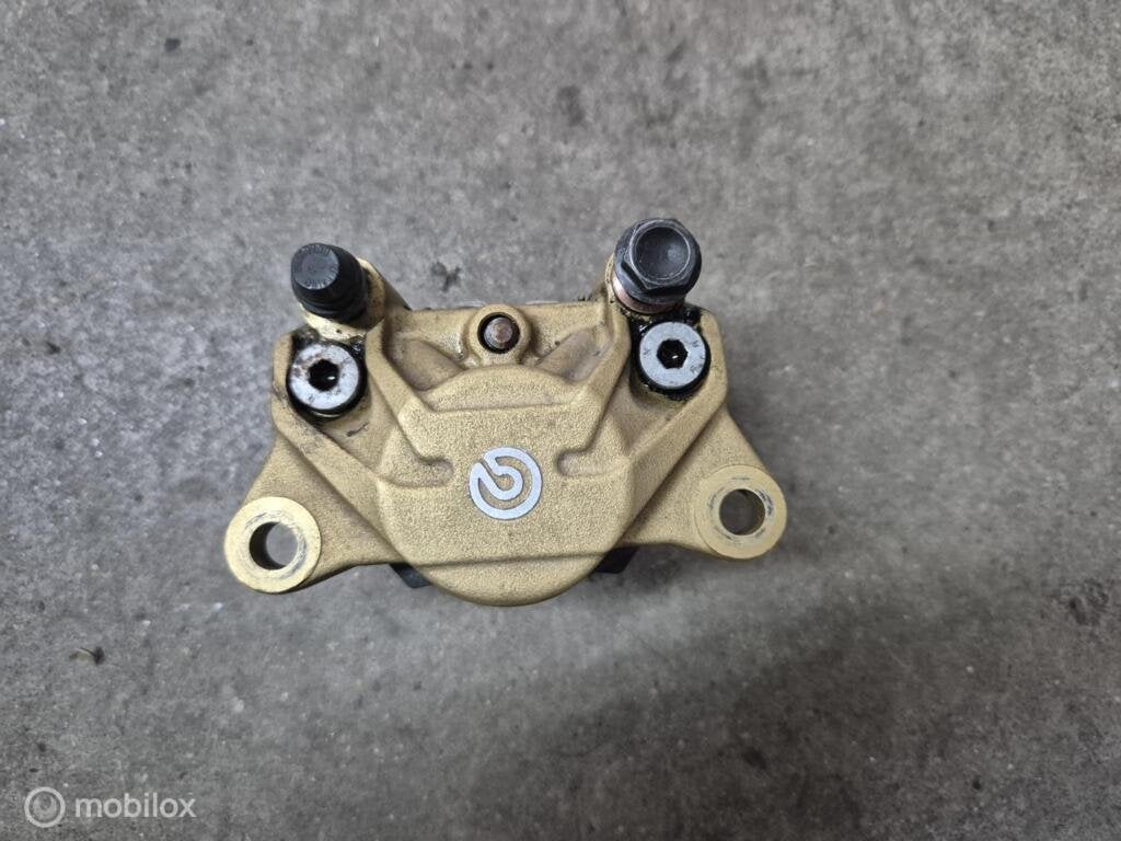 Brembo rermklauw achterremklauw ducati vespa aprilia benelli, Enlèvement ou Envoi, Factorystore.service@ducati.com, Via Antonio Cavalieri Ducati, 74/5, 74/6, 40132 Bologna BO