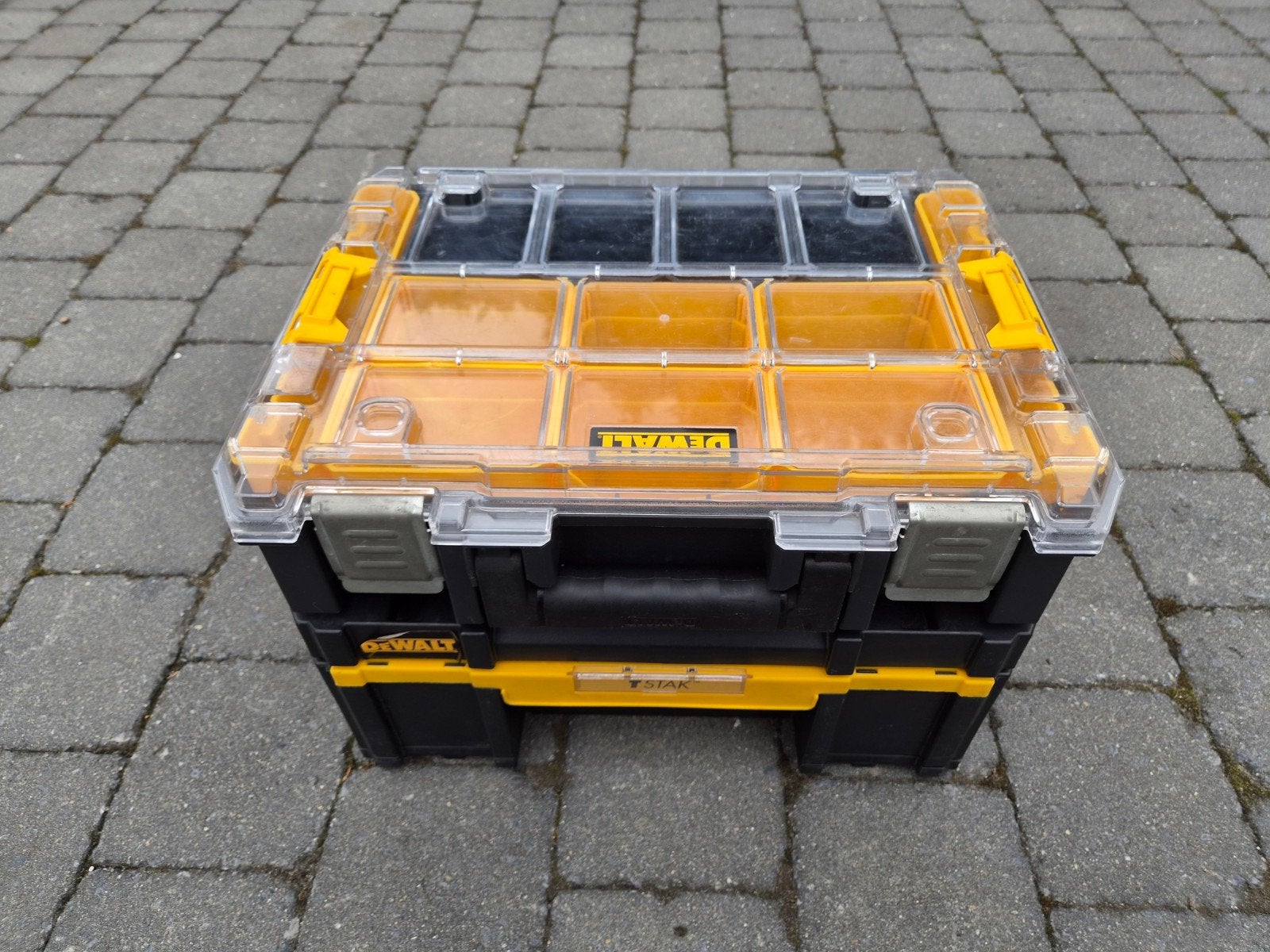 Dewalt Tstak Kofferset met lade, Doe-het-zelf en Bouw, Gereedschapskisten, Ophalen