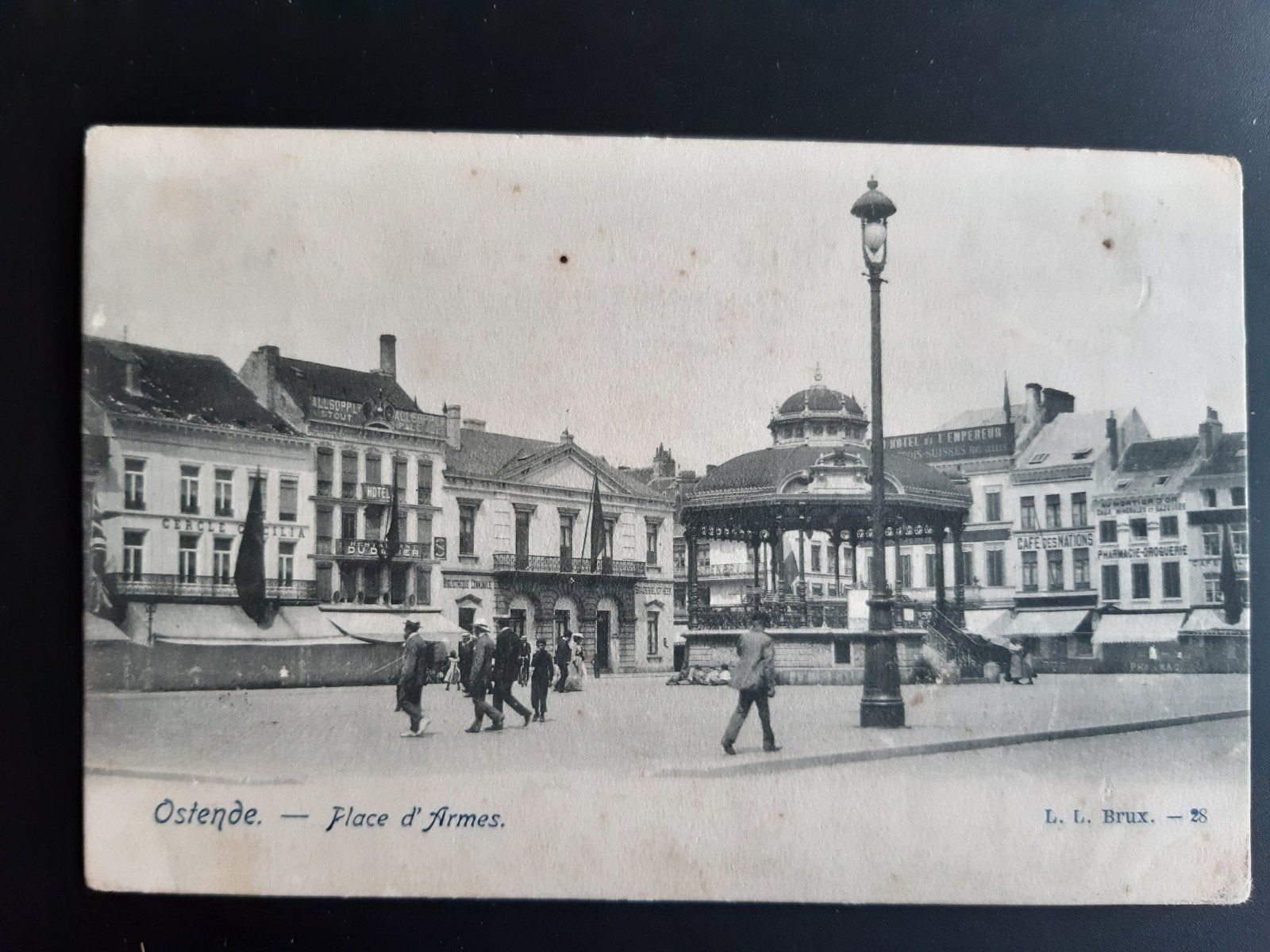carte postale OOSTENDE place d ARMES WAPENPLEIN TOP, Enlèvement ou Envoi