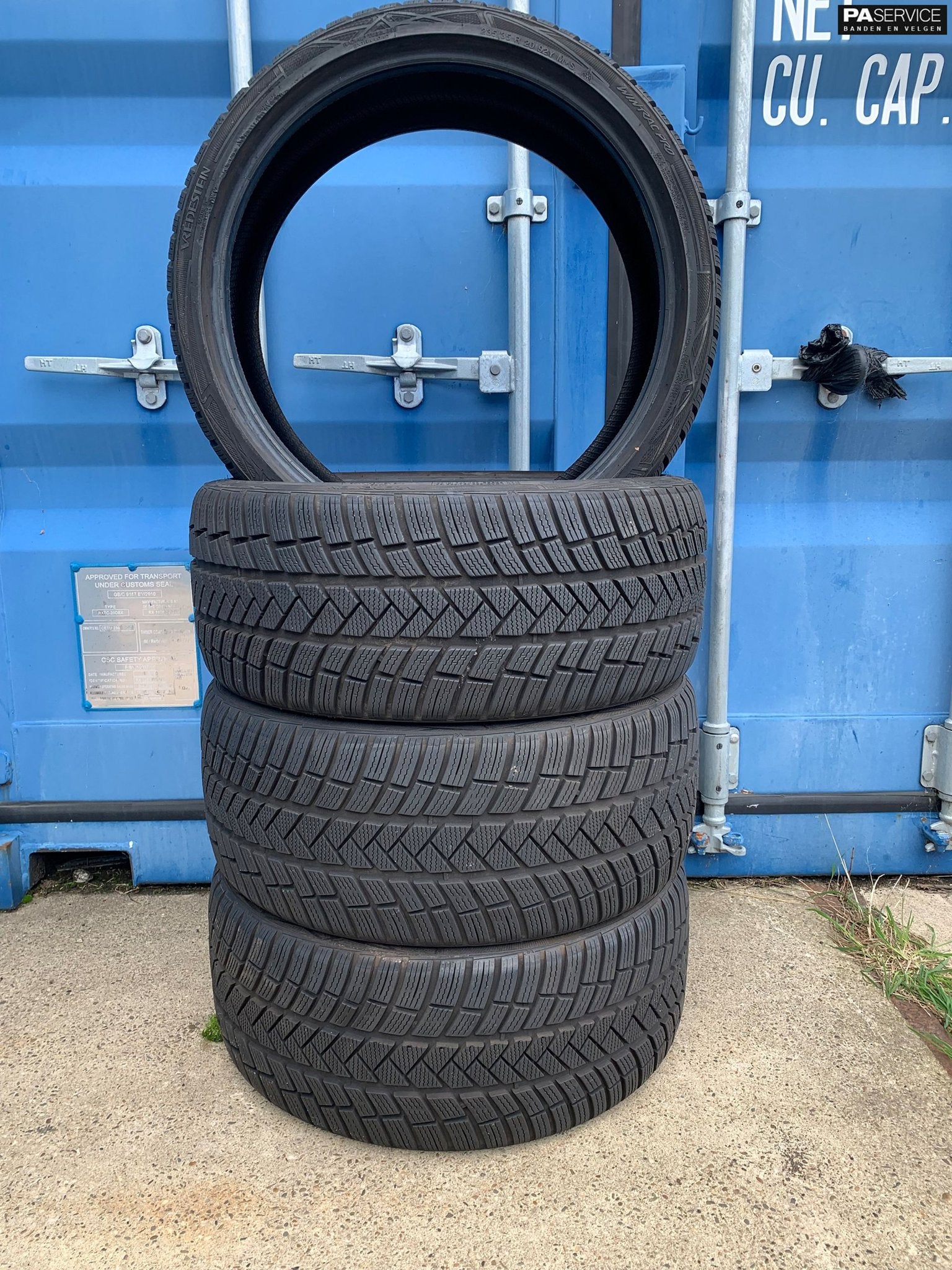 4x Vredestein 235 35 20 Winterbanden met 7,5 en 6,5 mm, -, Utilisé, -, Jante(s)