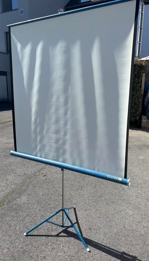 Diascherm+projector+tafel, Enlèvement, Utilisé