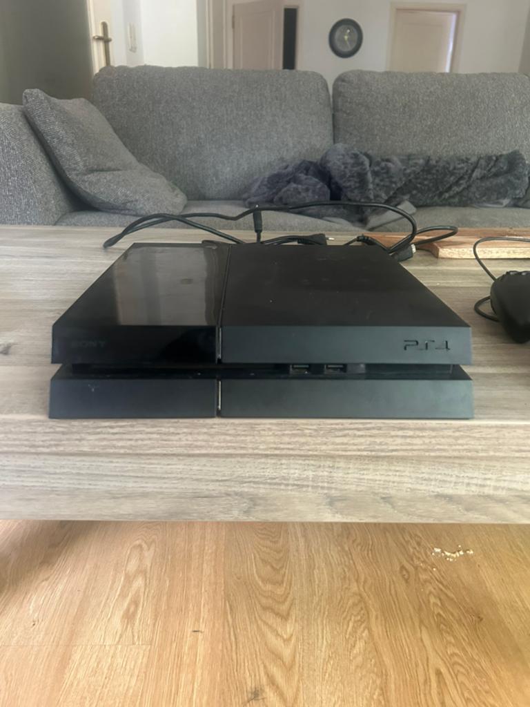 Ps4 met 2 controllers en alle kabels, Consoles de jeu & Jeux vidéo, Consoles de jeu | Sony PlayStation 3, Comme neuf, Phat, Avec 2 manettes