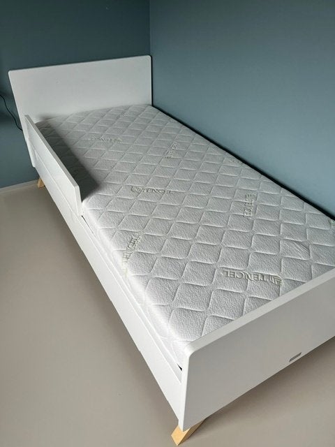 Bed: Bopita Lynn 90x200 met goede lattenbodem, 85 tot 100 cm, Zo goed als nieuw, 180 cm of meer, Ophalen