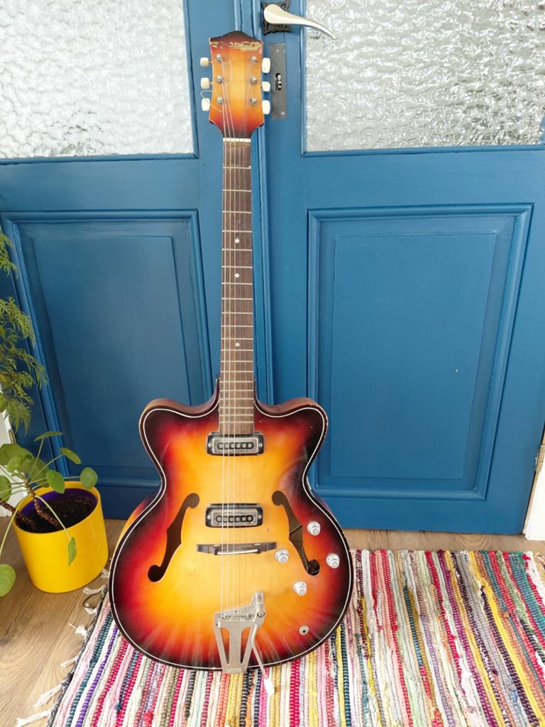 Triumphator gitaar, Musique & Instruments, Instruments à corde | Guitares | Électriques, Enlèvement