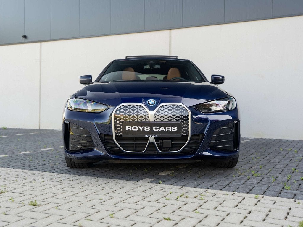 BMW i4 i4 eDrive35 Facelift M-Sport/Pano/Camera/ACC/Zetel, Auto's, BMW, Achterwielaandrijving, Beige, Blauw, Leder