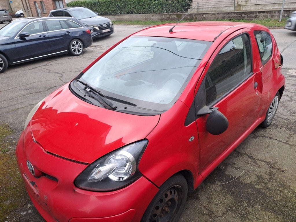TOYOTA AYGO 998CC PRIX EXPORT OU POUR PIÉCES +32495887361, Rouge, Achat, ABS, Entreprise