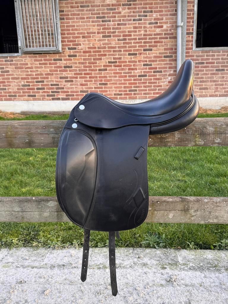 Dressuurzadel Prestige Philosophy te koop 17 inch, Dieren en Toebehoren, Paarden en Pony's | Zadels, Zo goed als nieuw, Ophalen of Verzenden