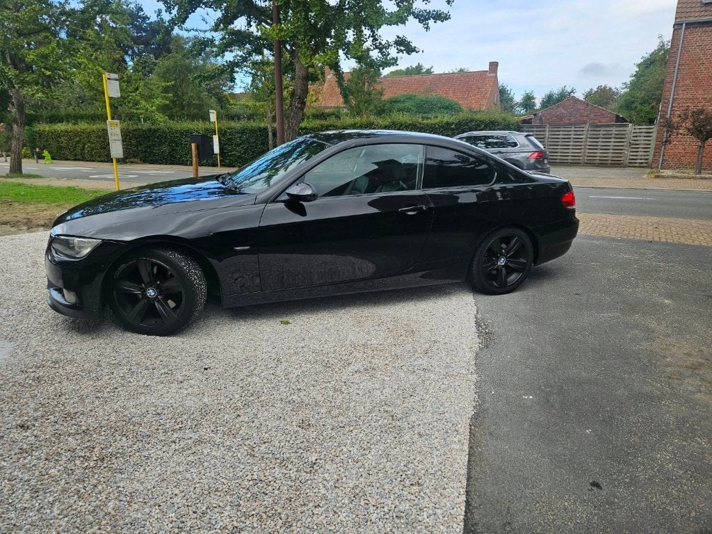 BMW 325i Coupé (E92), Automaat, Zwart, 2497 cc, Zwart