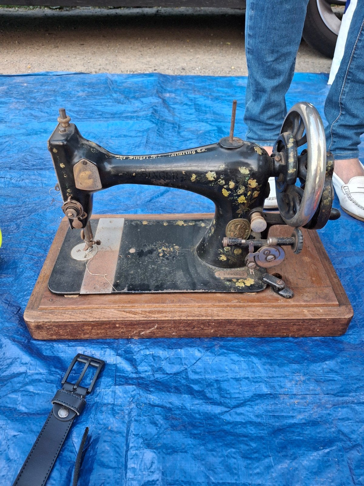 Ancienne machine a coudre de marque singer, Antiquités & Art, Antiquités | Machines à coudre, Enlèvement