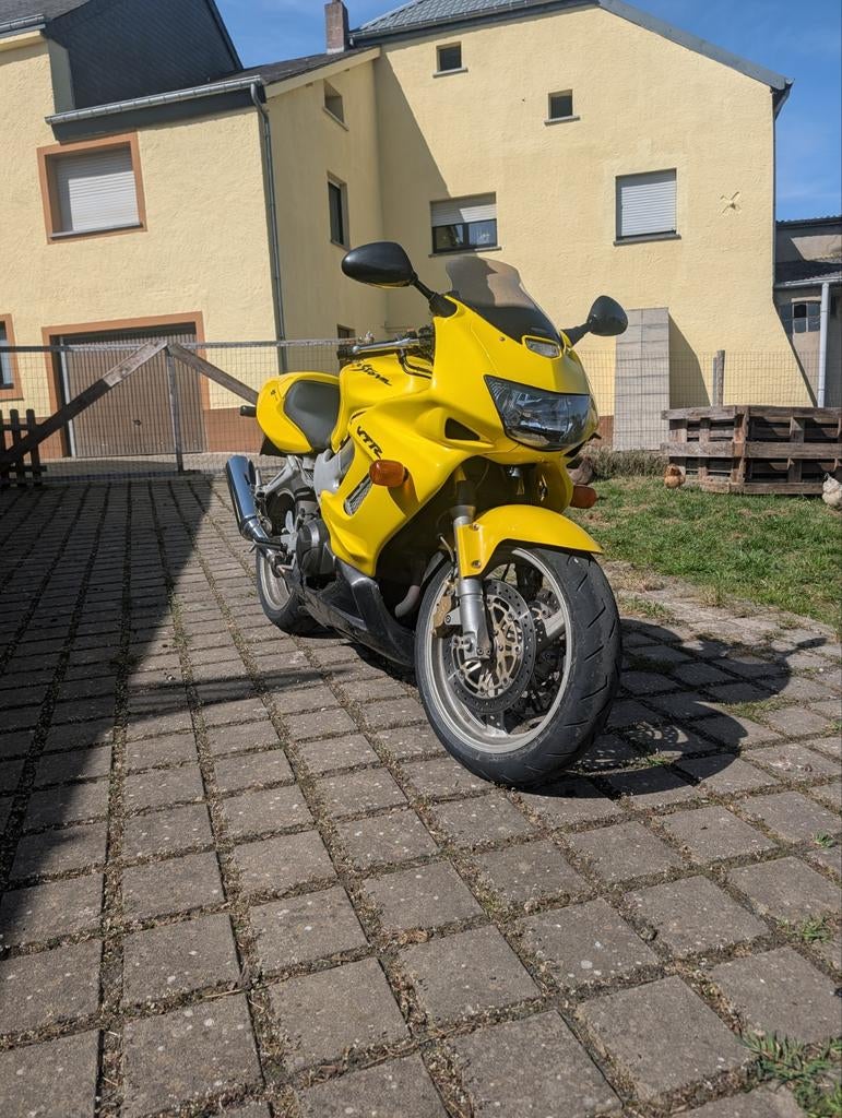 Honda Vtr 1000 Firestorm 17500km, Motos, Particulier, Neuf, Autre
