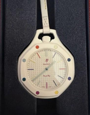 Audemars Piguet x Swatch Royal Pop Eight White, Handtassen en Accessoires, Horloges | Heren, Overige materialen, Polshorloge, Nieuw
