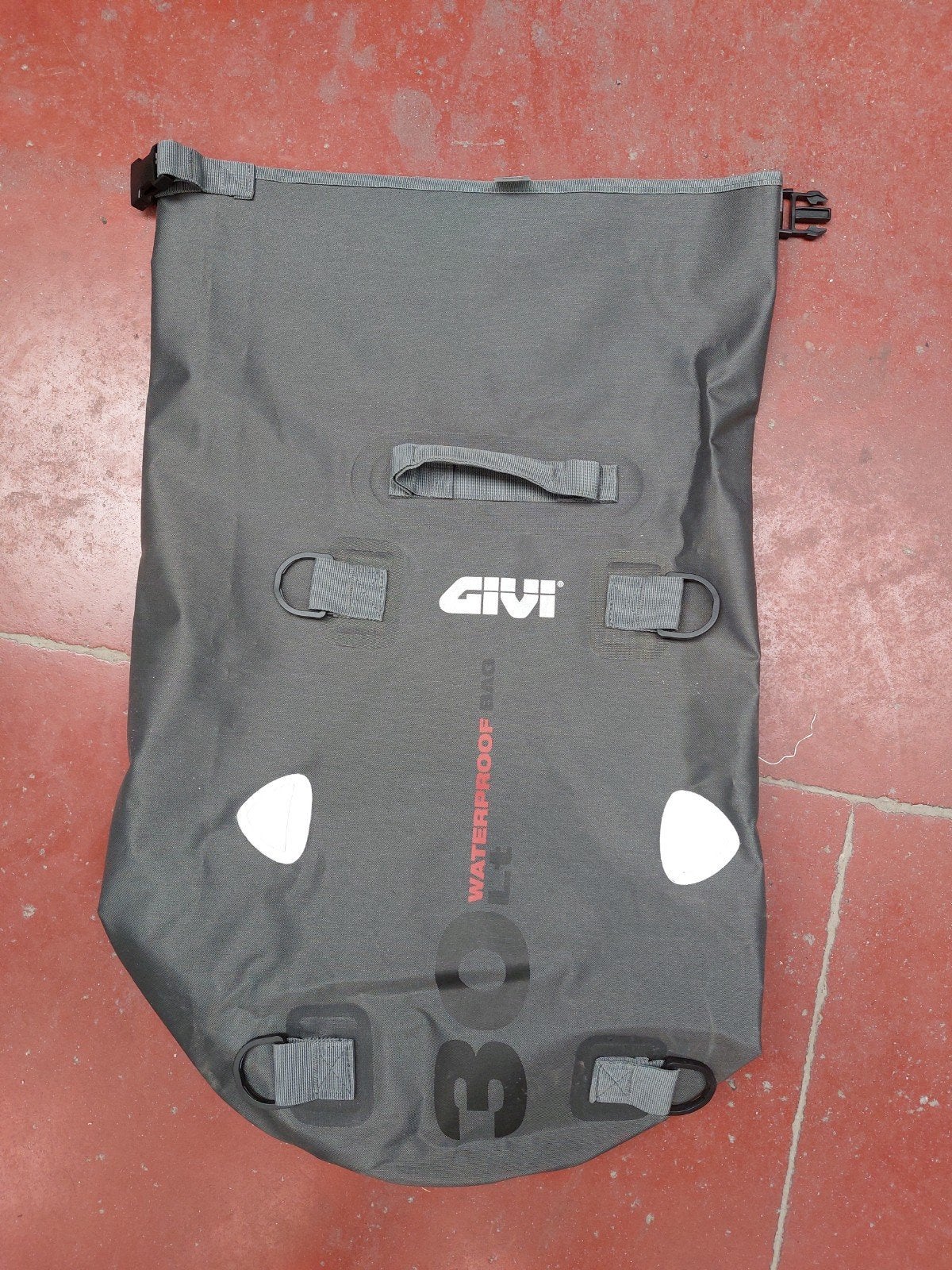 Sac de  selle Moto GIVI ( Meilleur marque Italienne  ), Enlèvement, Comme neuf