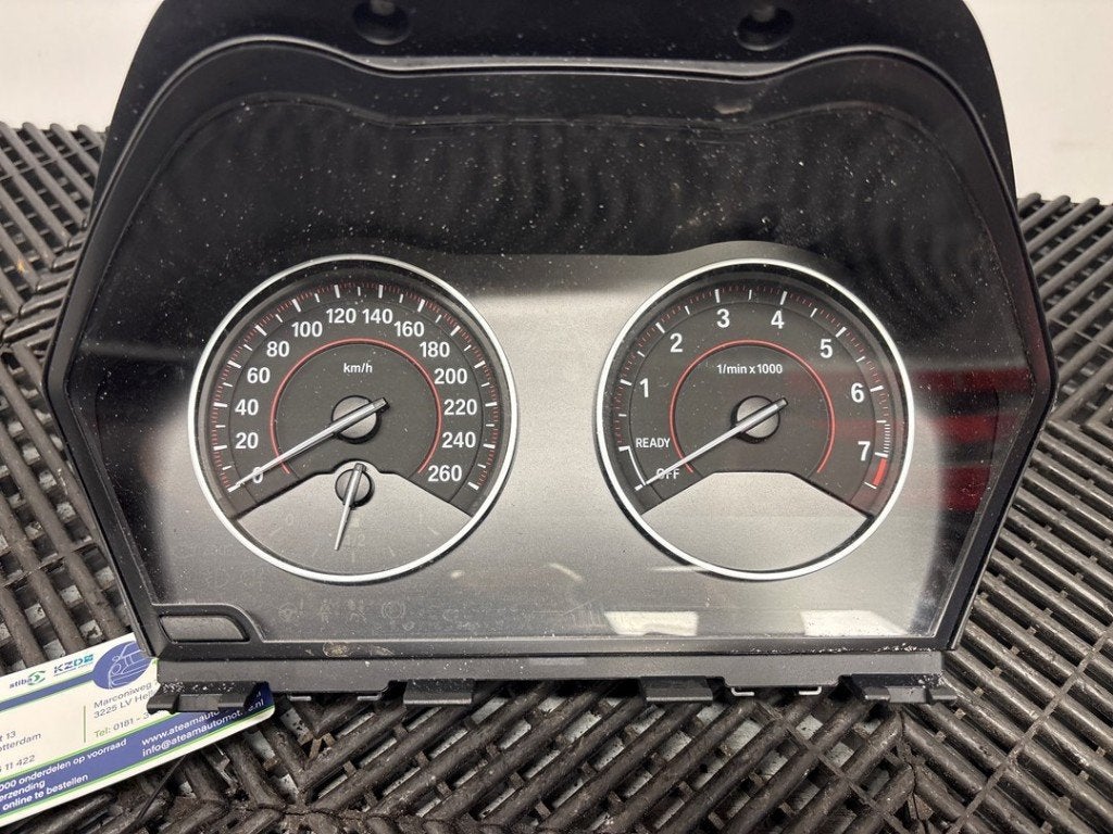 INSTRUMENTS DE BORD BMW 1 serie (F20) (|9232892|), Utilisé, BMW, Petuelring 130
80809  München, DE, Bayerische Motoren Werke AG