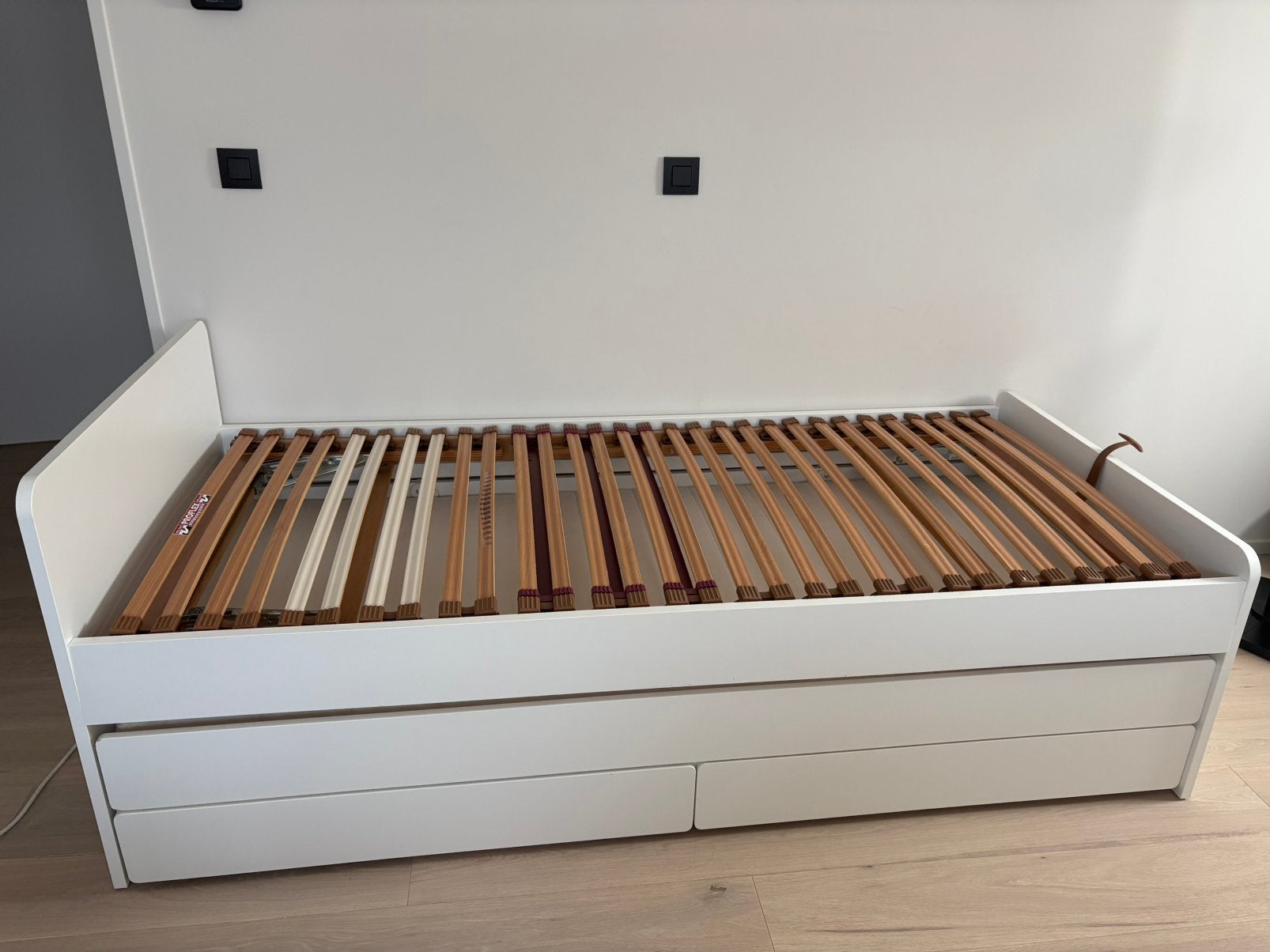 Eénpersoonsbed met bedlade en twee opberglades, Ophalen, 90 cm, Wit, Zo goed als nieuw