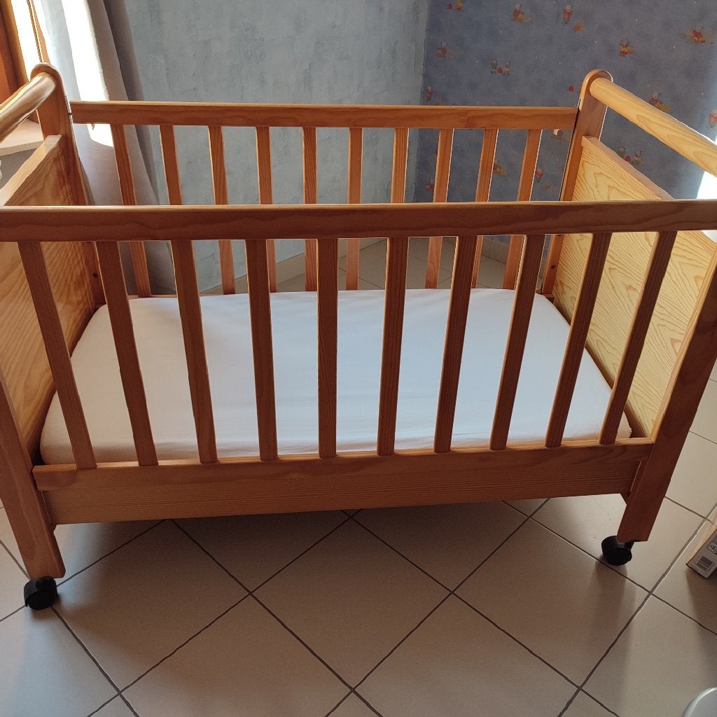 Lit enfant/ bébé, Enlèvement, Comme neuf, Lit