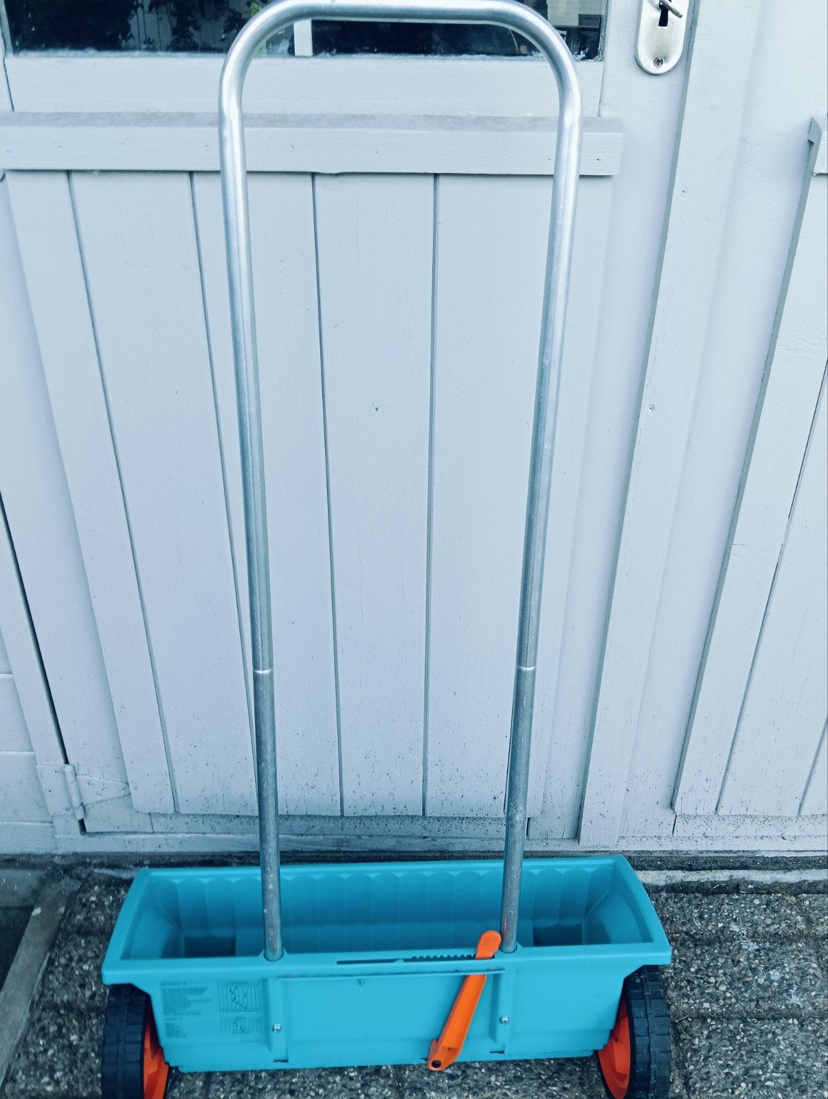 Gardena strooiwagen in perfecte staat, Ophalen