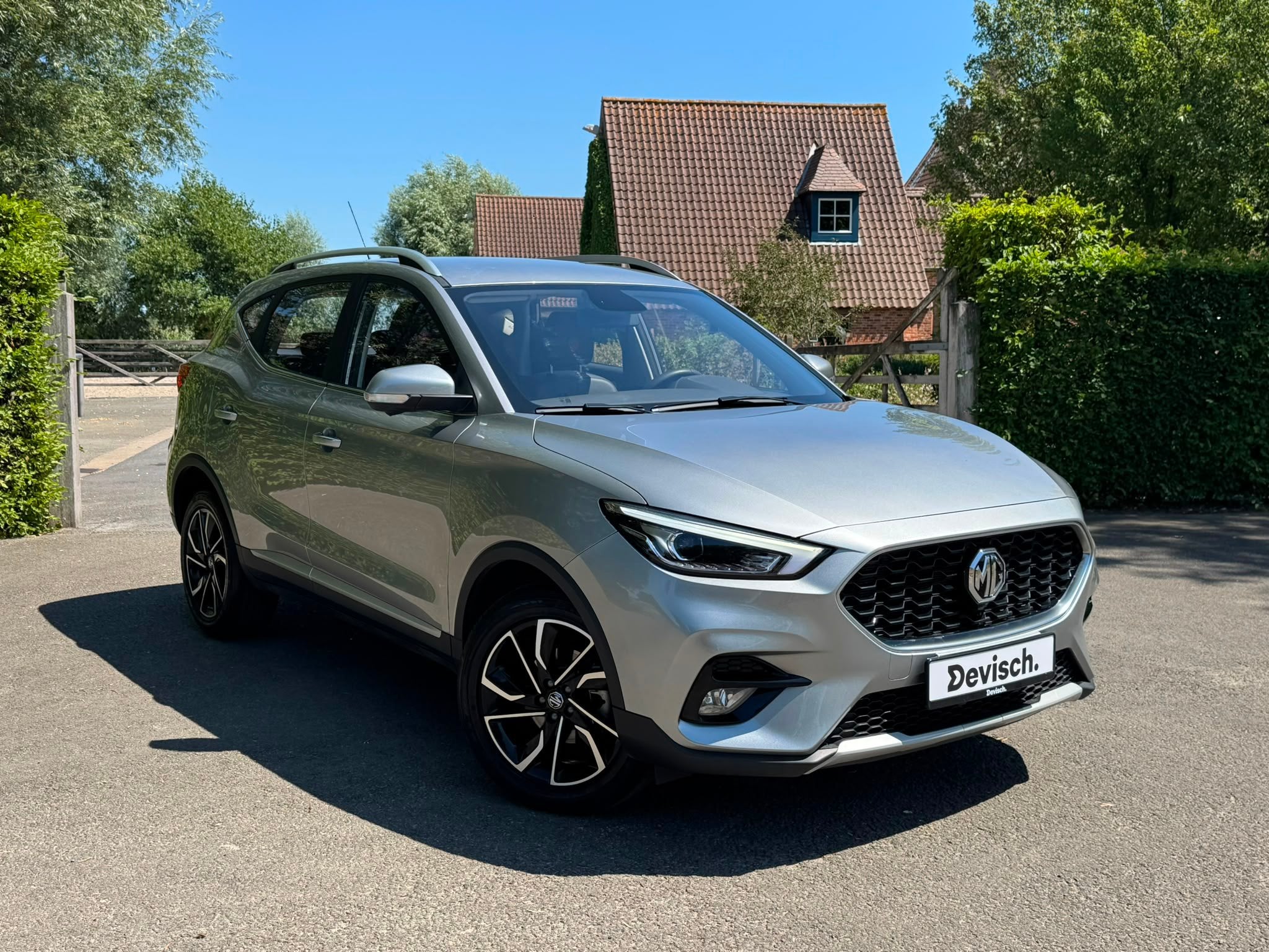 MG ZS LUXURY (bj 2024), Auto's, Voorwielaandrijving, Zwart, 4 cilinders, 149 g/km