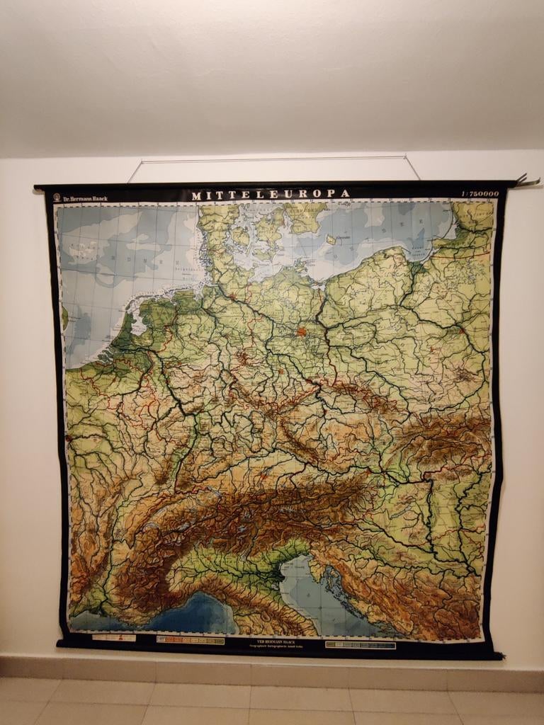 Originele DDR Schoolkaart 'Mitteleuropa' (1960) – VEB Herman, Enlèvement