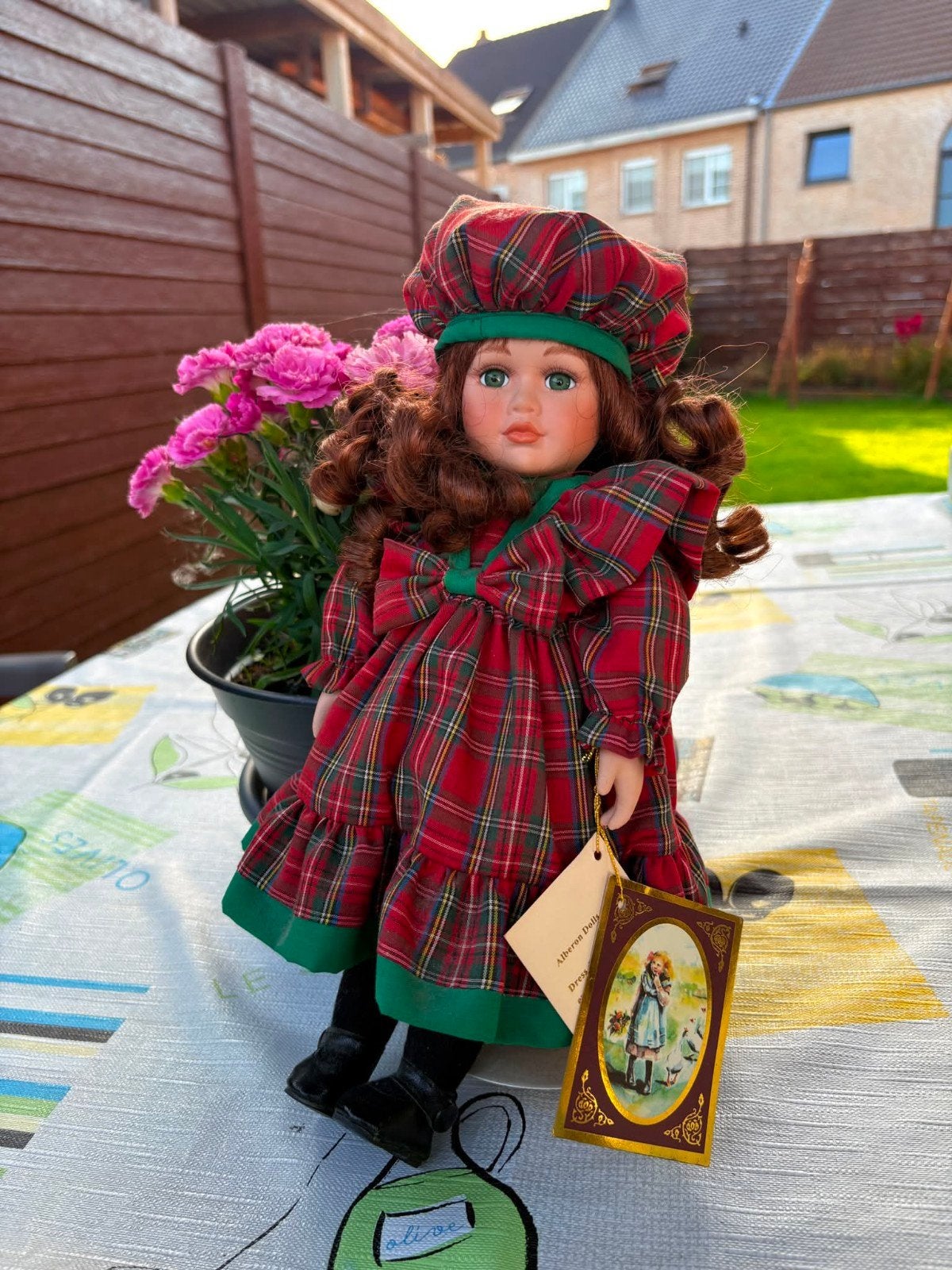Alberon Dolls "Kirstie" verzamelpop met originele labels, Verzamelen, Poppen, Zo goed als nieuw, Pop, Levensecht of Reborn, Ophalen