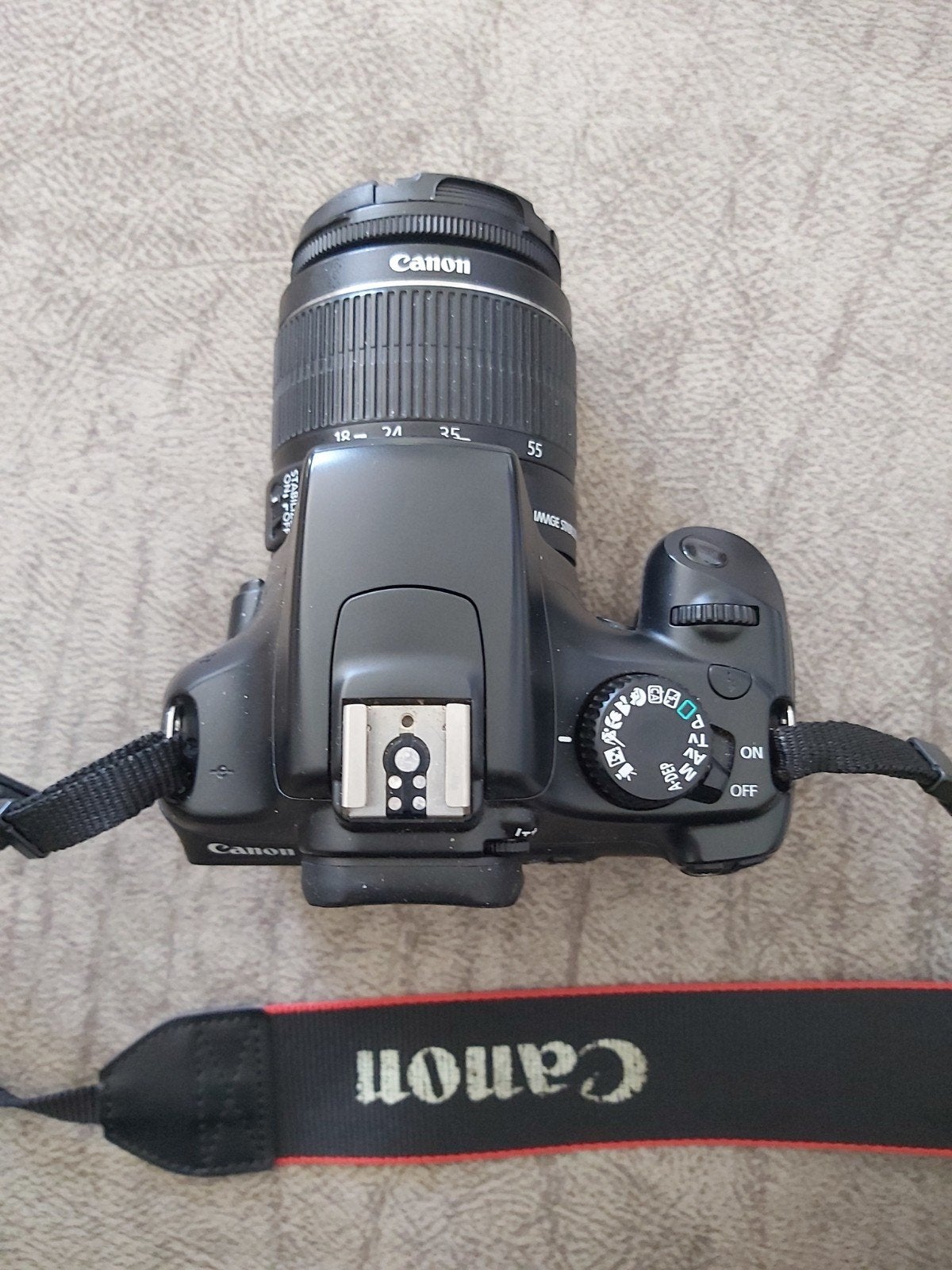 Canon Eos 1100d, Canon Afs 18-55 IS lens, 8600clikx, lader, Ophalen of Verzenden, Zo goed als nieuw, Spiegelreflex, Canon