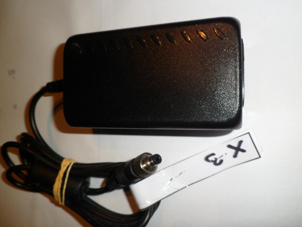 Chargeur adaptateur secteur Touch Elec 60W, 100-240VAC>12VDC, Enlèvement, Comme neuf