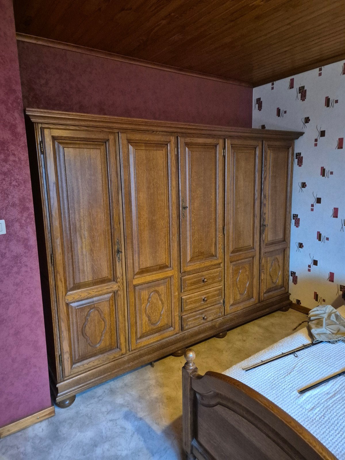 Grande armoire en chêne massif – Longueur 2m50, Maison & Meubles, Armoires | Penderies & Garde-robes, Enlèvement, Chêne