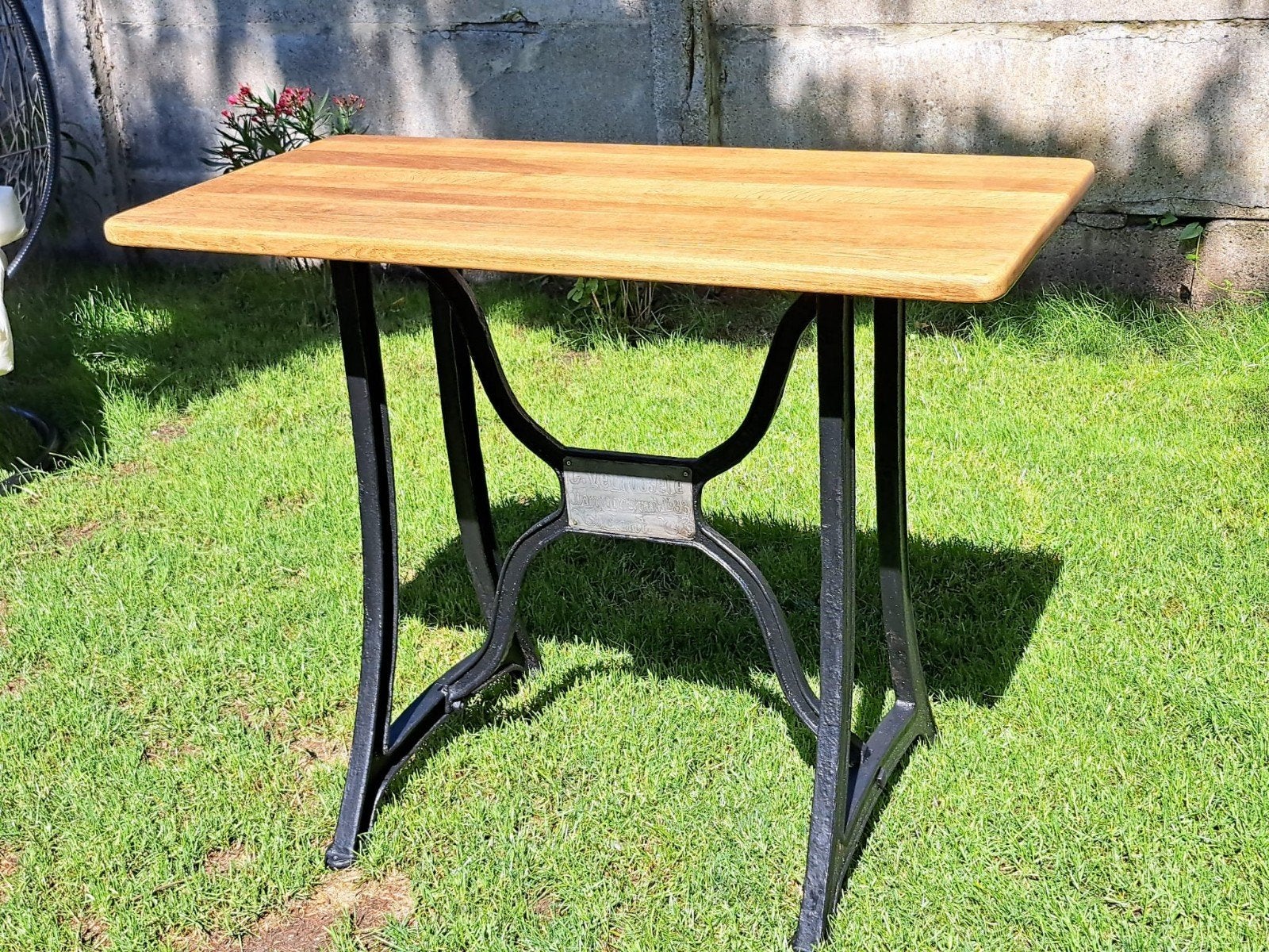 Unieke tafel | Massief eiken blad | Origineel gietijzeren, Tuin en Terras, Ophalen