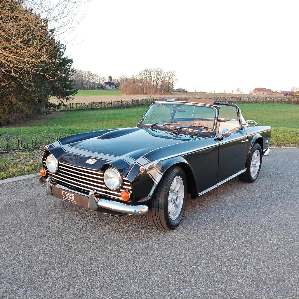 Triumph TR250, 2500 cc, Achterwielaandrijving, Cabriolet, Bedrijf