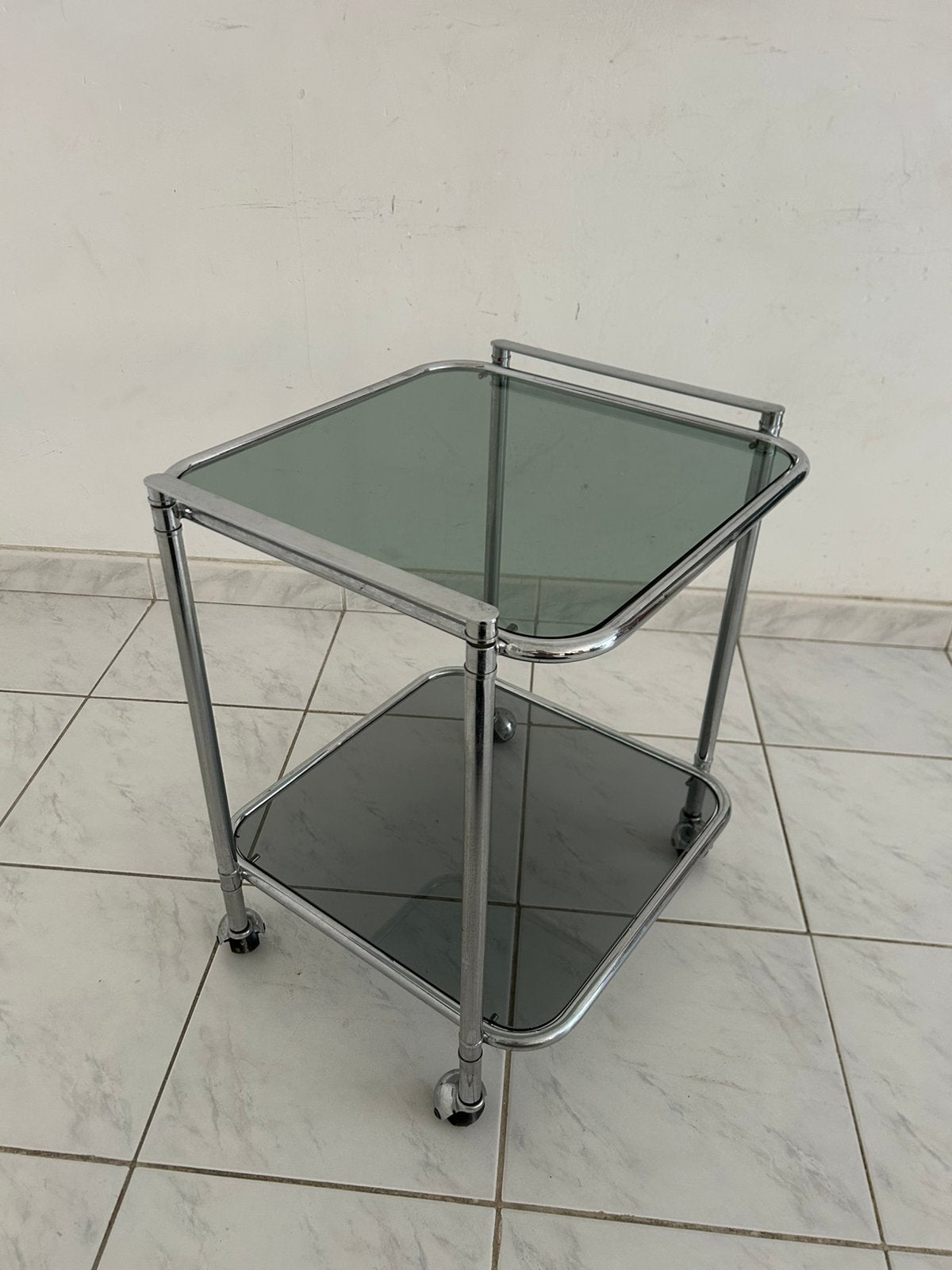 Vintage bijzettafel trolley chroom glas, Gebruikt, Bauhaus, Vierkant, Minder dan 50 cm