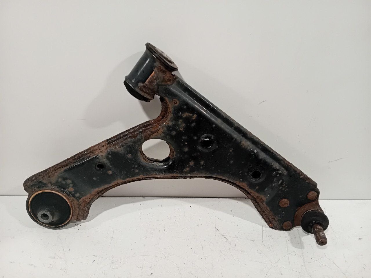 Draagarm rechts voor Opel Corsa, Onderdelen@venauto.nl, Van der Ven Autorecycling B.V., Ettenseweg 76, 4706 PB Roosendaal, The Netherlands
