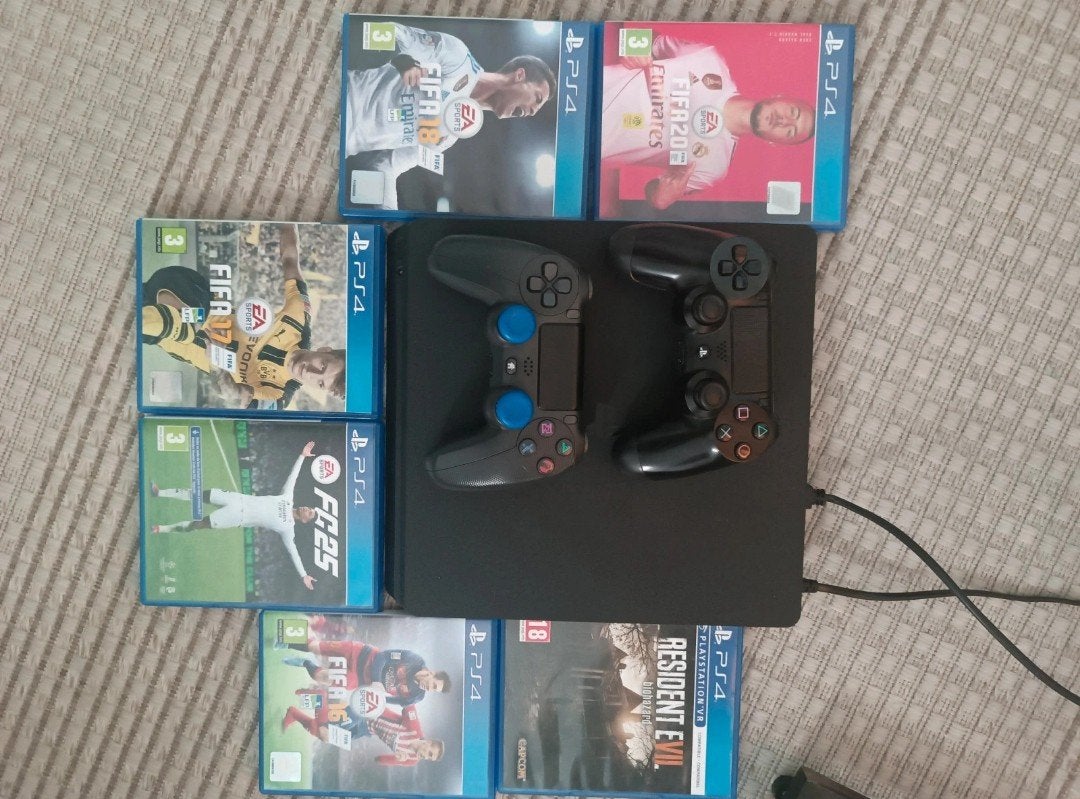 PS4 Slim avec jeux, Consoles de jeu & Jeux vidéo, Enlèvement ou Envoi, Comme neuf, Avec jeux, Noir