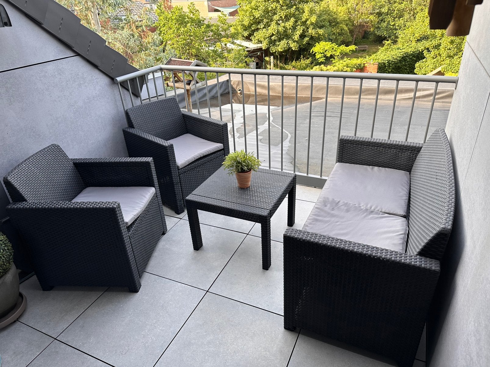 Tuinset Keter Columbia + Loungeset allibert, Ophalen, 4 zitplaatsen, Zo goed als nieuw, Loungeset
