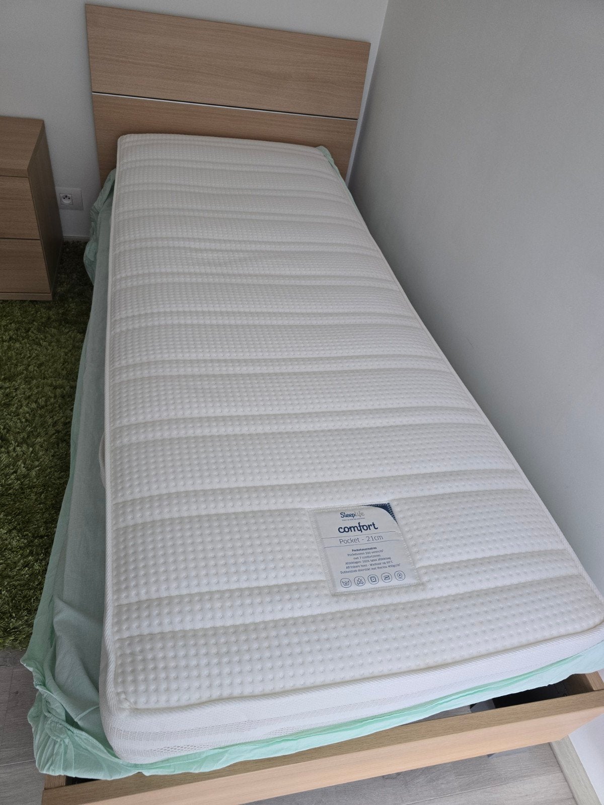 Kwalitatief bed 90 cm + zo goed als nieuwe matras 80 cm, Enlèvement, 80 cm, Matelas