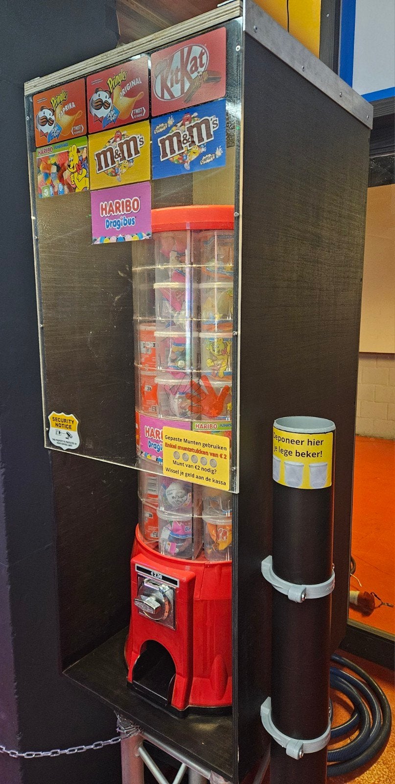 Pringles machine + omkasting + verlichting, Verzamelen, Automaten | Overige, Ophalen
